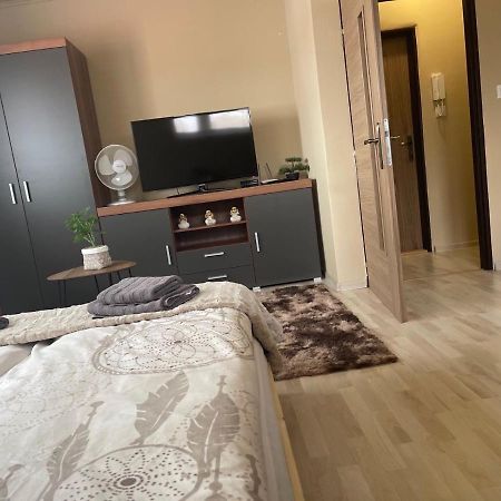 Garzon/ Studio Apartment Sahy Екстер'єр фото