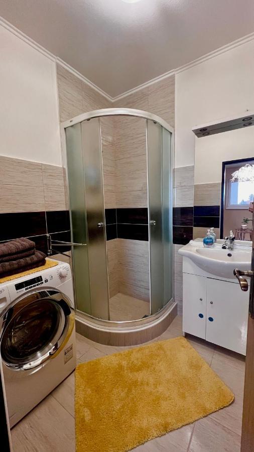 Garzon/ Studio Apartment Sahy Екстер'єр фото